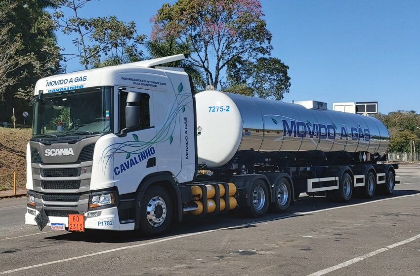  Rhodia e Cavalinho começam a usar caminhão movido a gás natural para transporte de produto químico