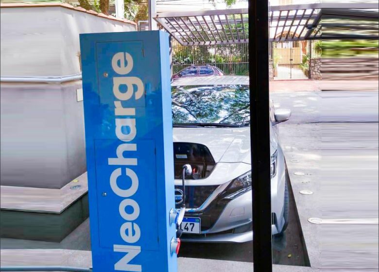  Em meio a alta no preço da gasolina, venda de carros elétricos cresce 77% no Brasil