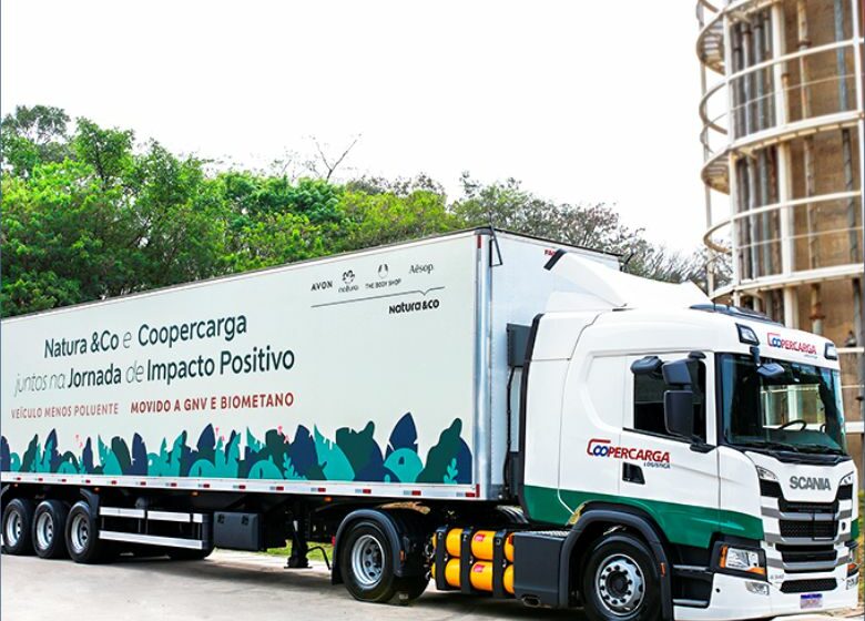  Natura inicia operação logística com novas carretas a GNV e Biometano