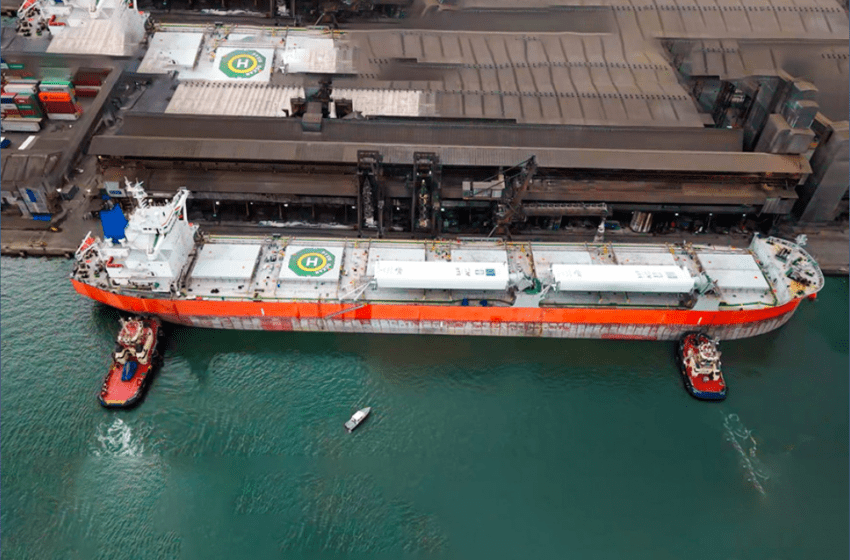 Navio sustentável transporta açúcar para a China